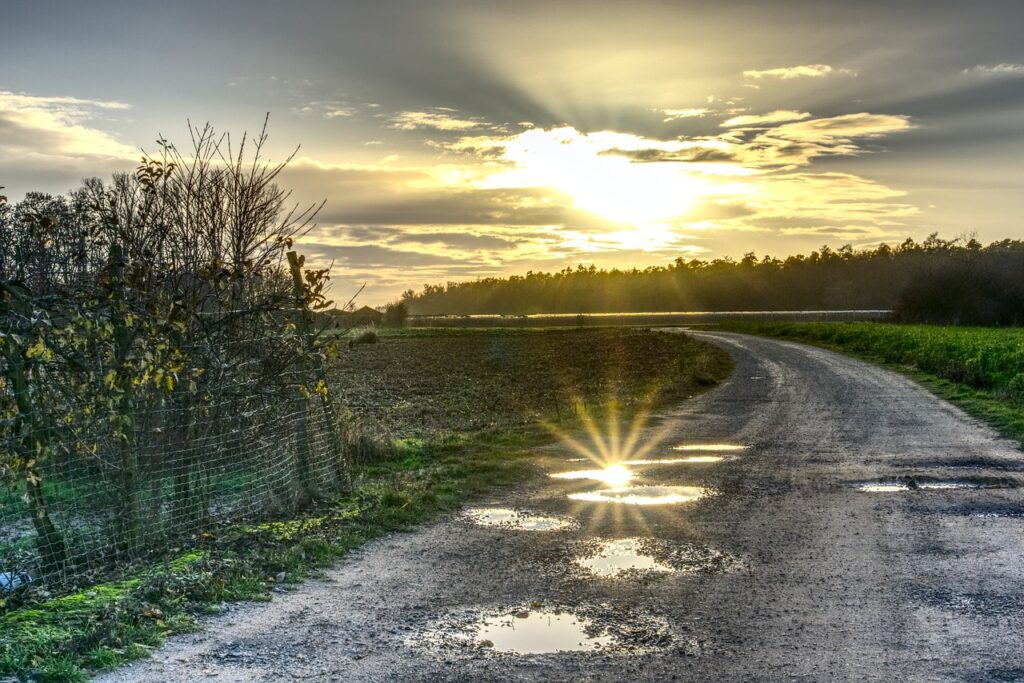 puddle, backlighting, reflection-3878175.jpg